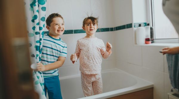Daytime Wetting In Children - Why It Happens & How To Manage